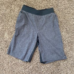 Lululemon Men’s The Short 9” Inseam Grey Small Linerless EUC